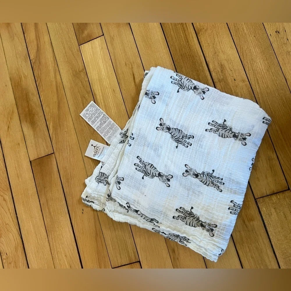 Aden & Anais Muslin infant‎ blanket zebra print swaddle
